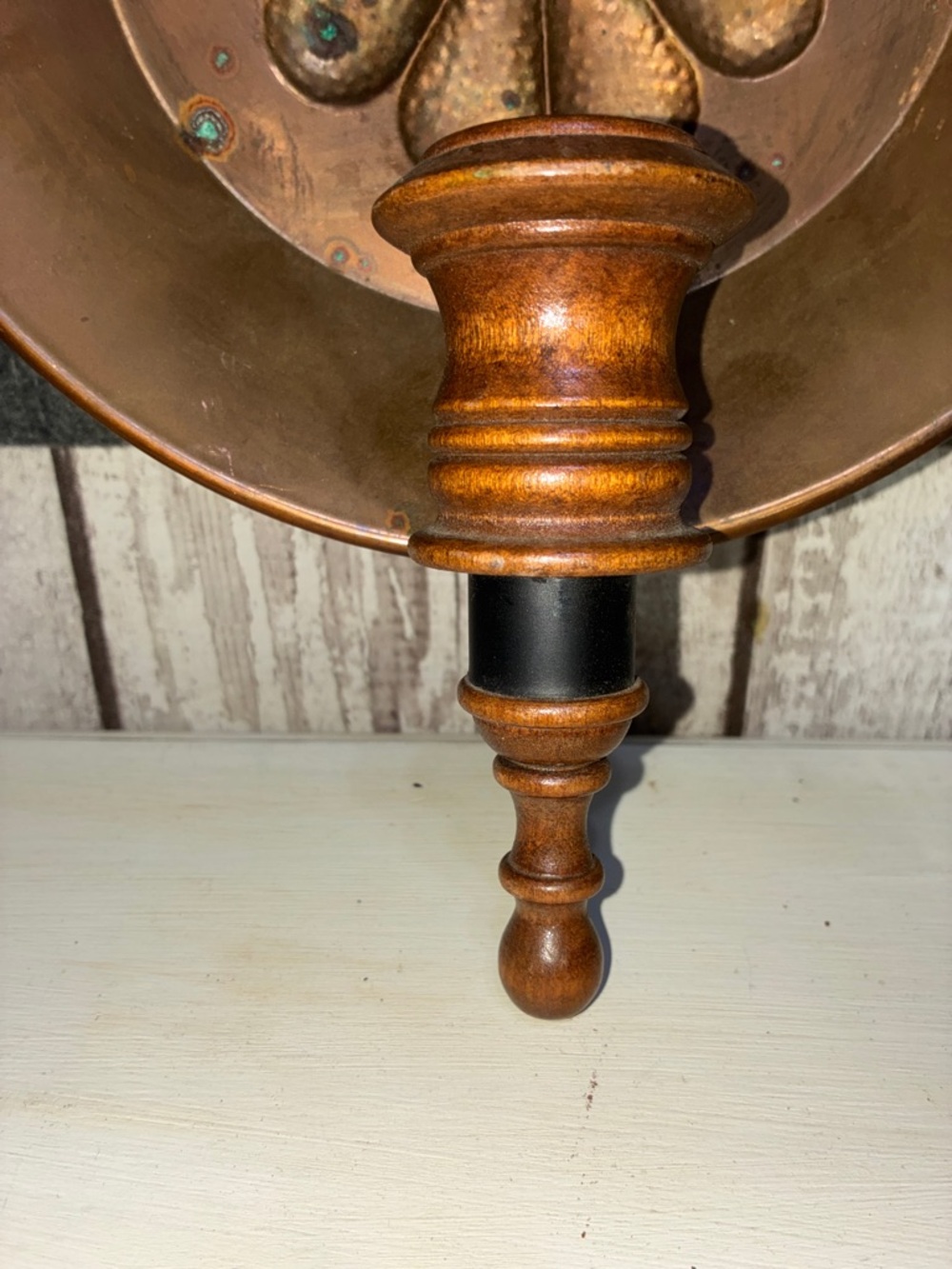 Source Unknown Copper Wall Sconce with Floral Medallion - Picture 3 of 4
